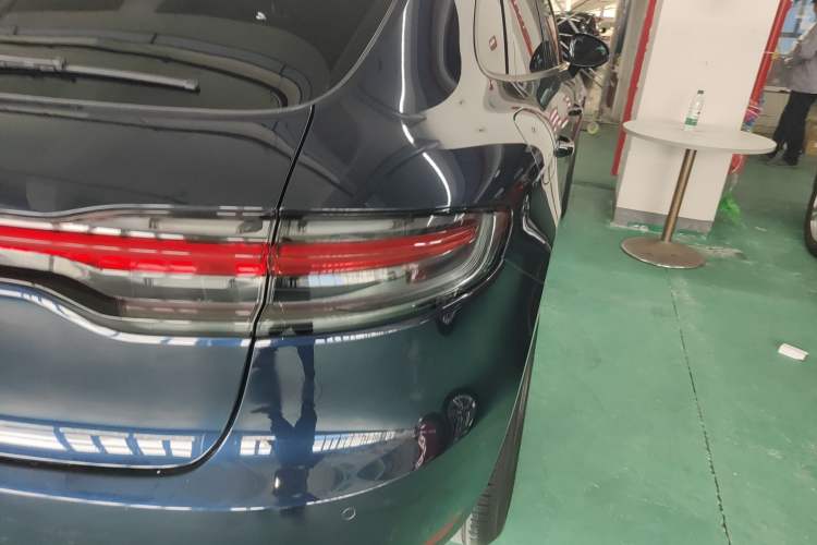 Used Porsche Macan 2018 Macan 2.0T Right Rear Taillight