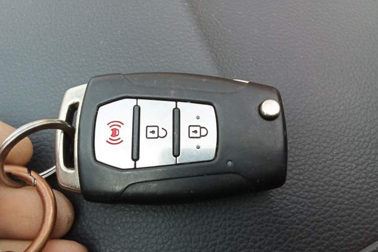 Used SsangYong Tivolan 2015 1.6L Automatic Two-Wheel Drive ZhiShang Edition Vehicle Key