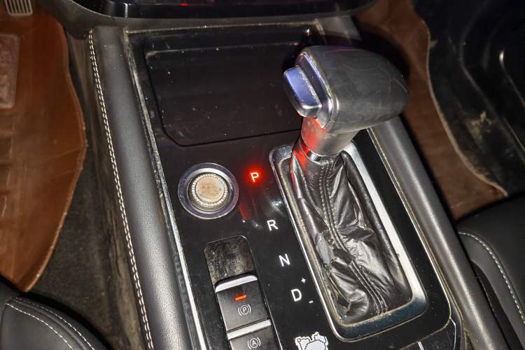 Used JETOUR X90 2019 1.6T DCT Luxury Touring Edition 7 Seats China VI Standard Gear Lever