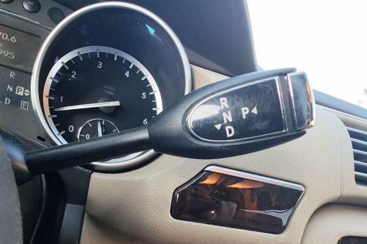 Used Mercedes-Benz R-Class 2010 R 350 L 4MATIC