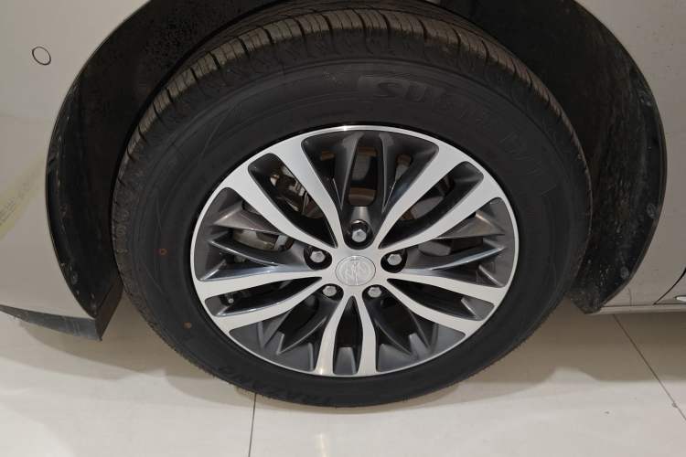 Used Buick GL8 2023 ES Lu Zun Deluxe Model
