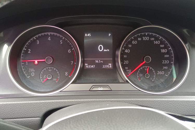 Used Volkswagen Golf 2017 230TSI Automatic Comfort Edition – Celebrating Milestone of One Million Units Instrument Cluster
