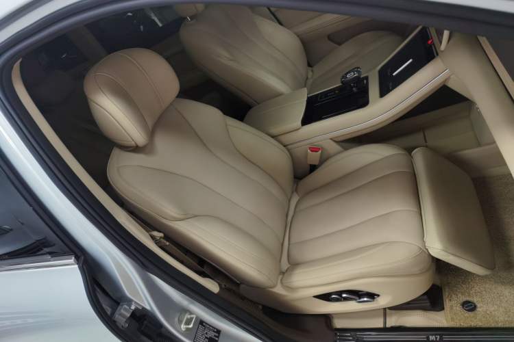 Used Hima AITO M7 2024 1.5T Intelligent Drive Rear-Drive Ultra Version 5 Seats Right Front Seat