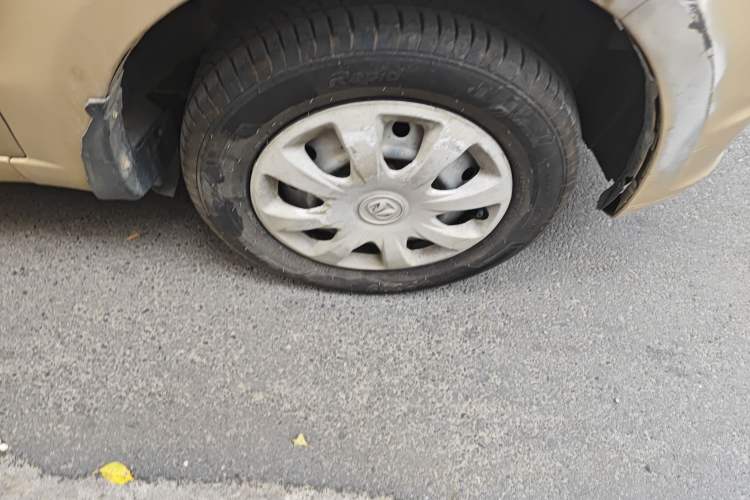 Used BAIC Weiwang M20 2014 1.5L Basic Version BJ415B Right Front Wheel Hub