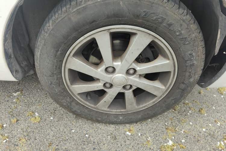 Used FAW Xiali N5 2014 1.3L Manual Luxury Version Right Front Wheel Hub