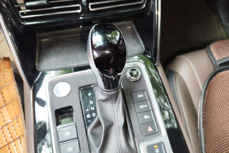 Used BYD Tang 2019 2.0T Automatic SmartConnect Luxury 7-Seater China VI Standard Gear Lever