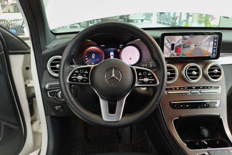 Used Mercedes-Benz GLC 2020 Facelift GLC 300 L 4MATIC Dynamic Edition
