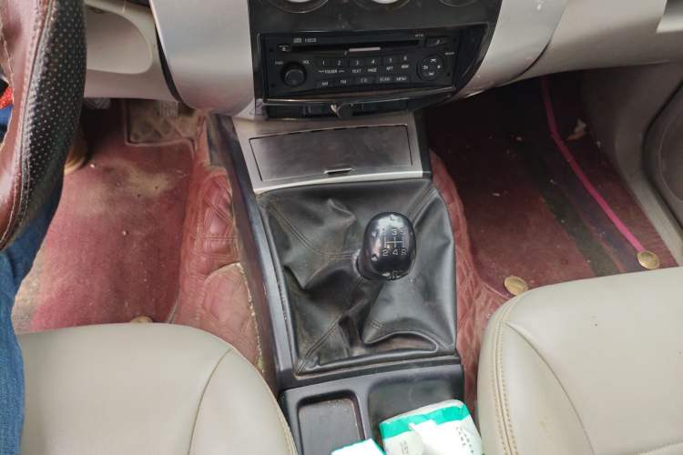 Used Mitsubishi Pajero Sport 2013 2.4L Manual Two-Wheel Drive Comfort Edition Gear Lever