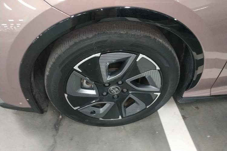 Used Toyota bZ3 2023 616 km Long-Range Premium
