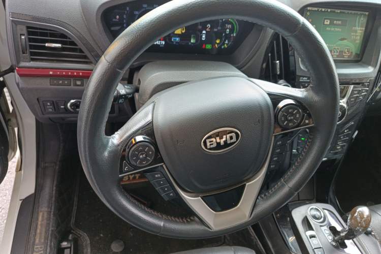 Used BYD Qin New Energy 2014 1.5T Flagship Model Steering Wheel
