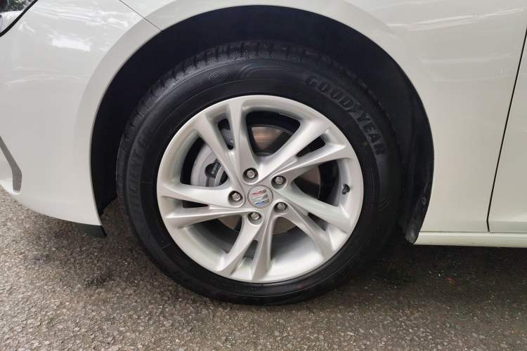 Used Buick Regal 2024 25T Deluxe Edition Exterior 4