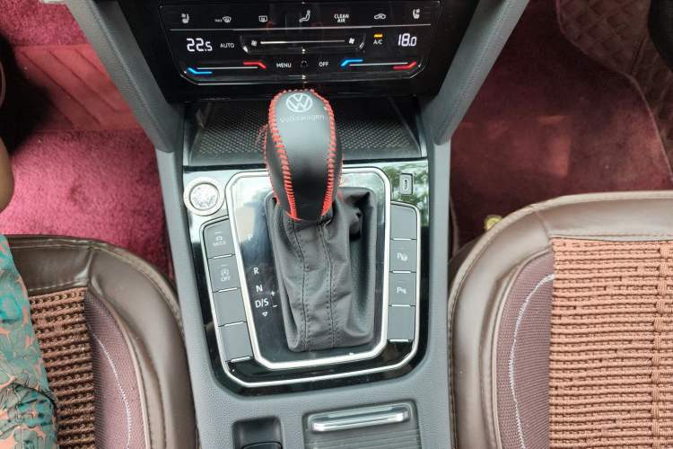 Used Volkswagen FAW-Volkswagen CC 2023 380TSI Striking Edition Gear Lever