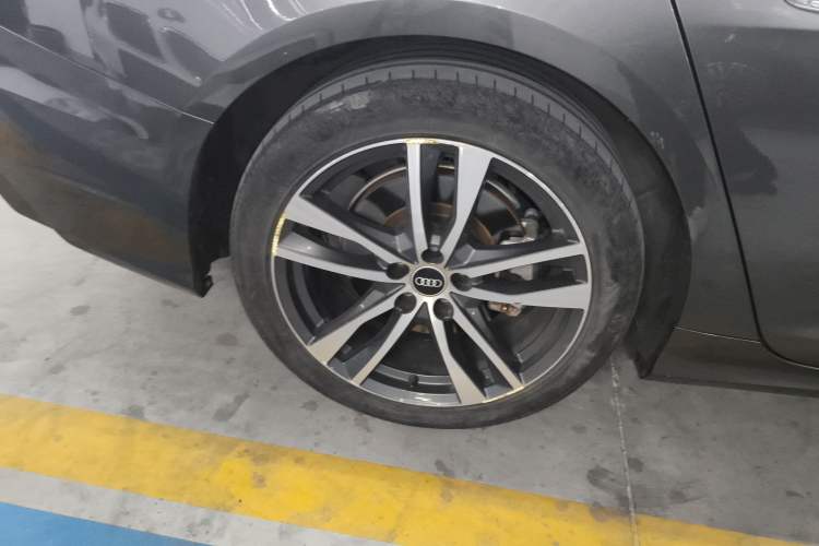 Used Audi A6L 2022 40 TFSI Luxury Dynamic Model Right Rear Wheel Hub