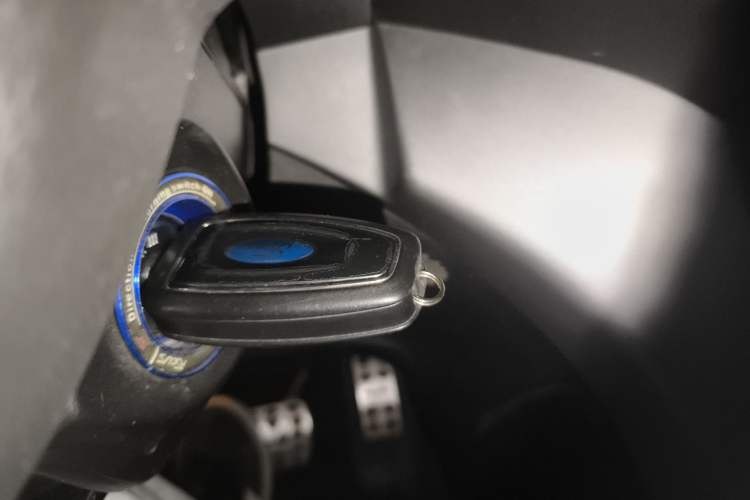 Used Ford Kuga 2013 1.6L GTDi Two-Wheel-Drive Trend Model Vehicle Key