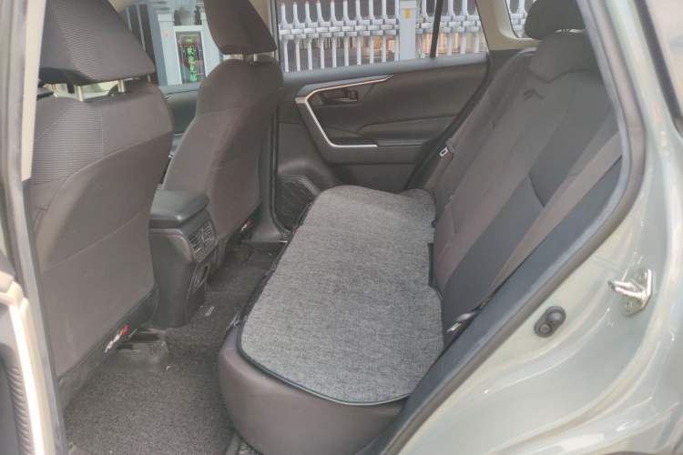 Used Toyota RAV4 2020 2.0L CVT Two-Wheel Drive Urban Edition Left Rear Seat