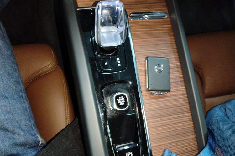 Used Volvo XC60 2024 B5 4x4 Smart Luxury Edition