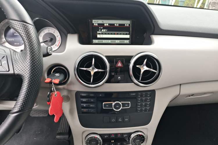 Used Mercedes-Benz GLK-Class 2014 GLK 260 4MATIC Dynamic Model
