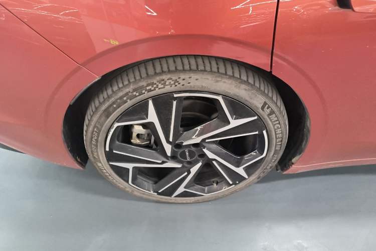 Used Lynk & Co Z10 2025 95 kWh 702 km All-Wheel Drive Intelligent Driving Ultra Exterior 5