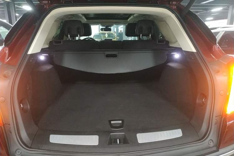 Used Cadillac XT5 2018 25T Luxury Model
