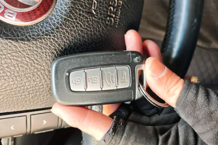 Used Kia Borrego 2013 3.8L Luxury Edition China V standard Vehicle Key