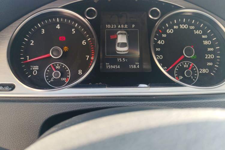 Used Volkswagen FAW-Volkswagen CC 2015 2.0 TSI Luxury Model Odometer Close Up