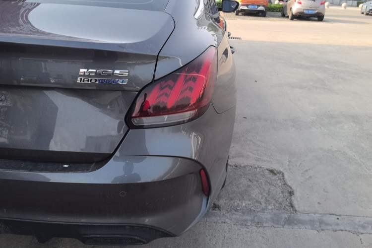 Used MG 5 2023 180 DVVT Manual Fashion Edition
