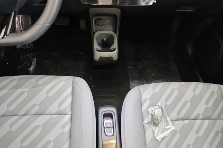 Used Leapmotor T03 2025 310 Comfort Edition Gear Lever