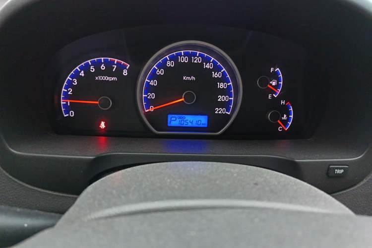 Used Hyundai Celesta 2011 1.6L Automatic Comfort Edition Odometer Close Up