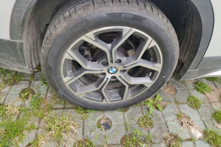 Used BMW X1 2022 sDrive20Li Fashion Model Right Rear Wheel Hub