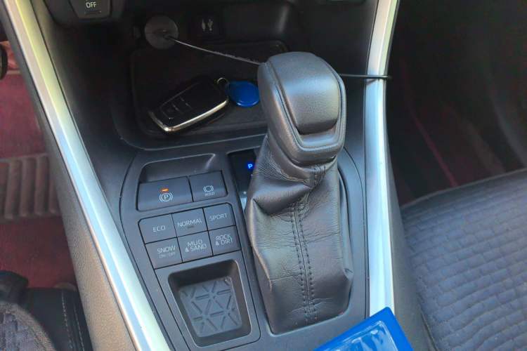 Used Toyota Wildlander 2020 2.0L CVT 4x4 Luxury Edition