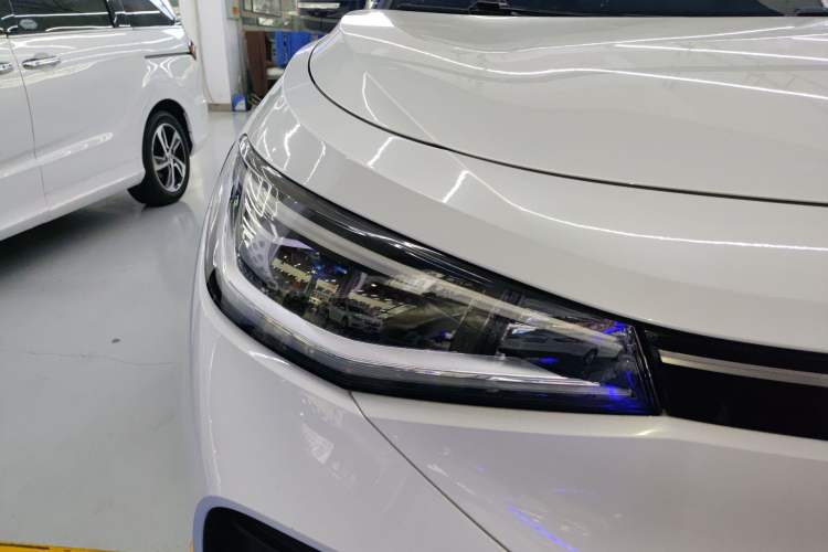 Used Volkswagen ID.4 CROZZ 2022 Long-Range Lite PRO Edition Right Front Headlight