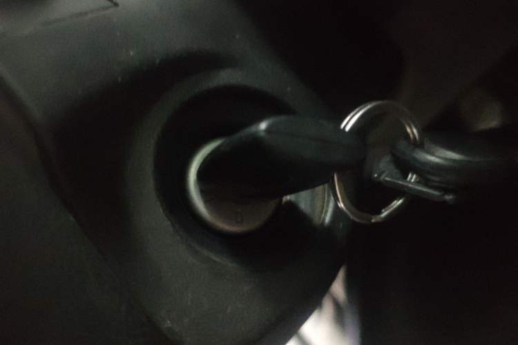 Used Ford Transit 2019 2.0T Diesel Multi-Purpose Commercial Vehicle Mid-Drive Mid-Roof 6-Seater China VI Standard