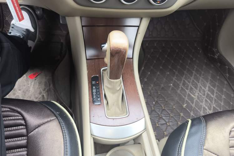 Used Nissan Sylphy 2007 1.6 XE Comfort Edition Gear Lever