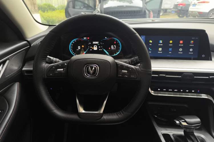 Used Changan CS35PLUS 2021 Revised Version Blue Whale NE 1.4T DCT Luxury Edition
