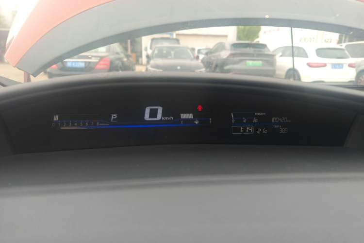 Used Honda Jade 2013 1.8L automatic Comfort version 5 seats