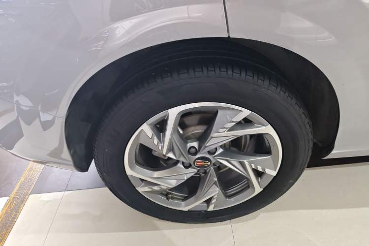 Used Hongqi HS3 2023 2.0T Two-Wheel Drive Available Version
