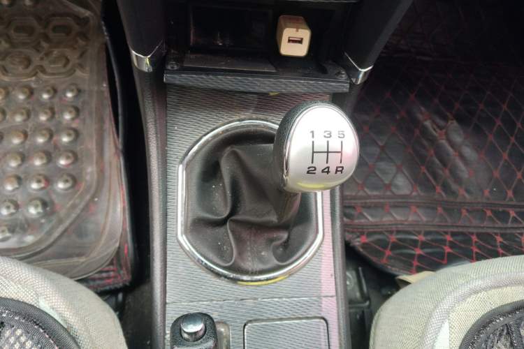 Used Zotye Z300 2016 1.5L Manual Elite Version