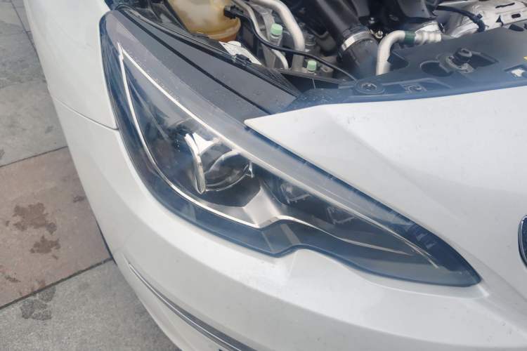 Used Peugeot 408 2018 350THP Automatic Luxury Edition Right Front Headlight