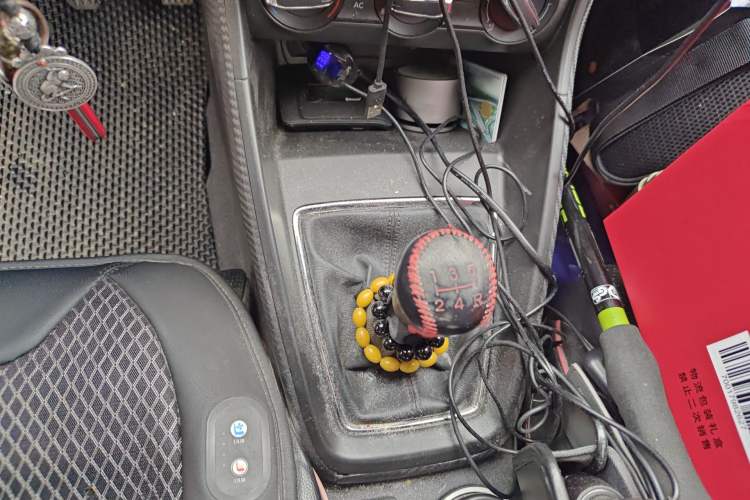 Used MG ZS 2017 1.5L Manual Elite Edition Gear Lever