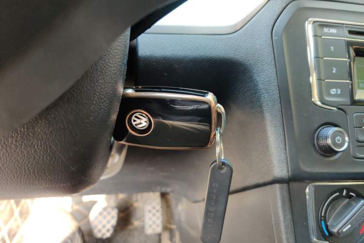 Used Volkswagen Jetta 2015 Zhuihui Edition 1.6L Manual Comfort Model
