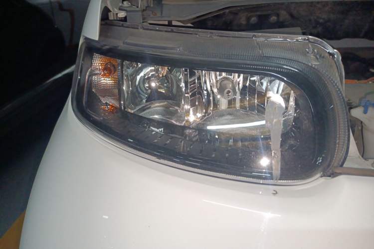 Used ORA White Cat 2020 360 km Luxury Version Right Front Headlight