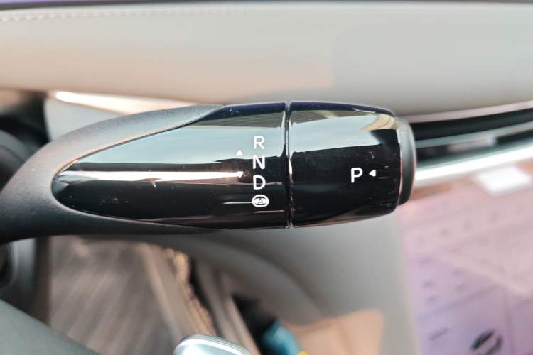 Used IM L6 2024 Max Extended-Range Version Gear Lever