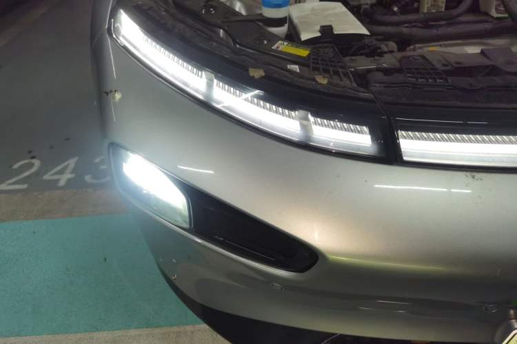 Used XPeng P7 2023 P7i 610 Max Performance Edition Right Front Headlight