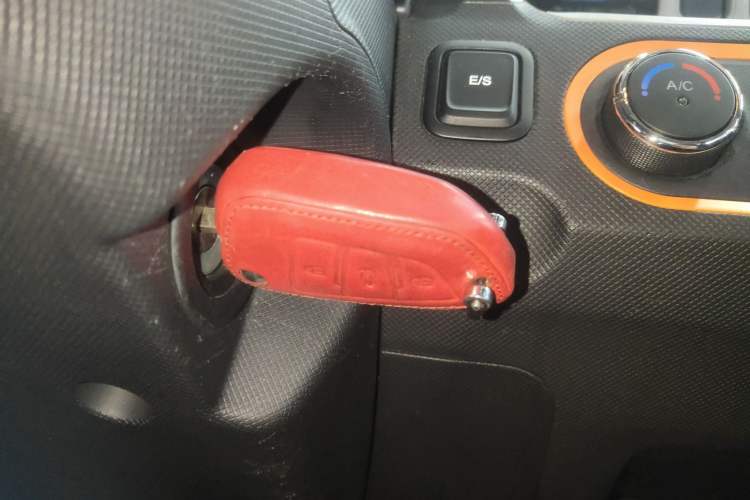 Used Wuling Hongguang MINIEV 2020 Zizai Version Lithium-NMC Vehicle Key