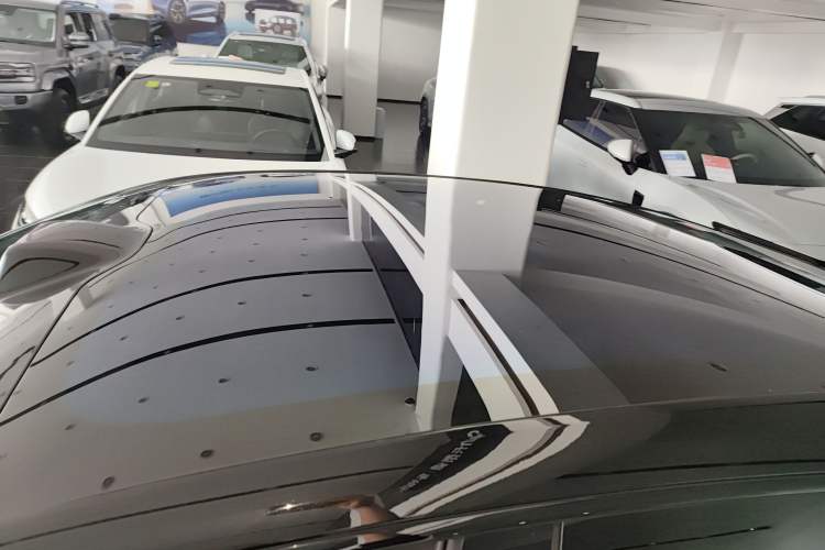 Used Avatr 06 2025 Ultra Pure Electric Edition Roof