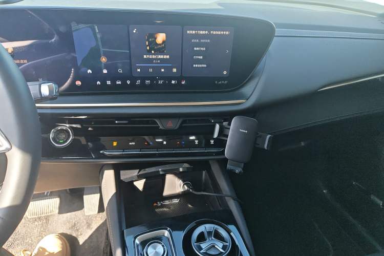 Used Buick Envision 2025 Encore Plus Four-Wheel Drive Avenir