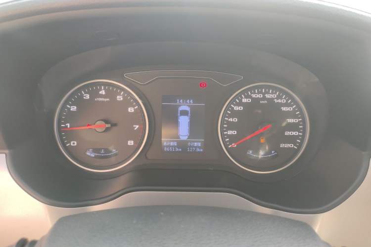 Used JAC Refine M4 2017 2.0T Manual Comfort Version