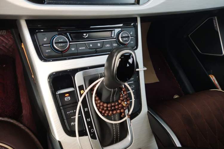 Used Geely Auto Emgrand X7 Sport 2018 1.8TD Automatic Two-Wheel Drive Smart Connect 4G Internet Edition