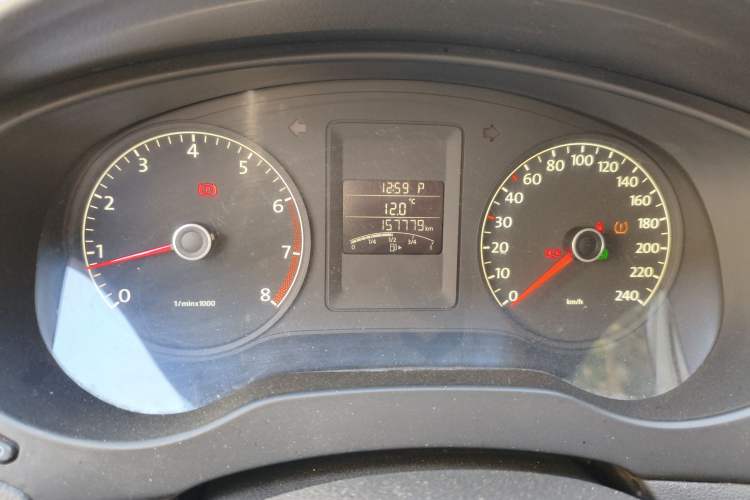 Used Volkswagen Sagitar 2014 1.6L Automatic Comfort Model
