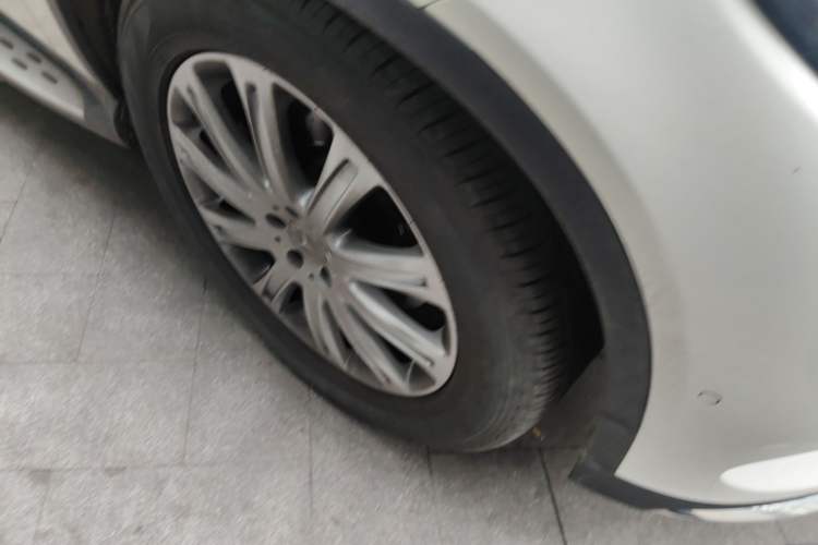 Used Mercedes-Benz GLE Coupe 2018 GLE 320 4MATIC Coupe SUV Right Front Wheel Hub